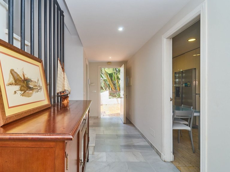 Town House for Sale in The Golden Mile, Malaga 8