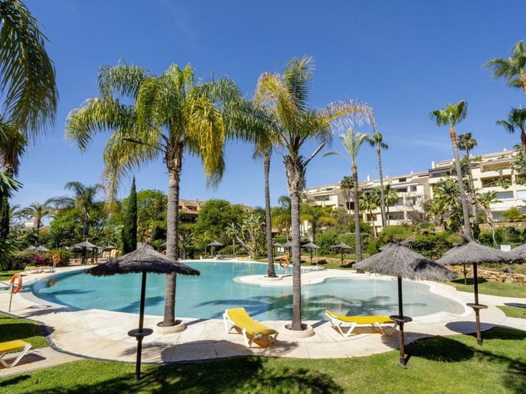 Apartment for Sale in Bahía De Marbella, Malaga 1