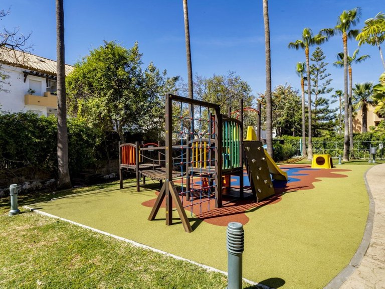 Apartment for Sale in Bahía De Marbella, Malaga 33