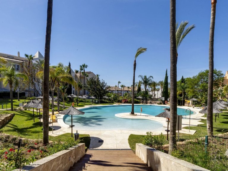 Apartment for Sale in Bahía De Marbella, Malaga 34