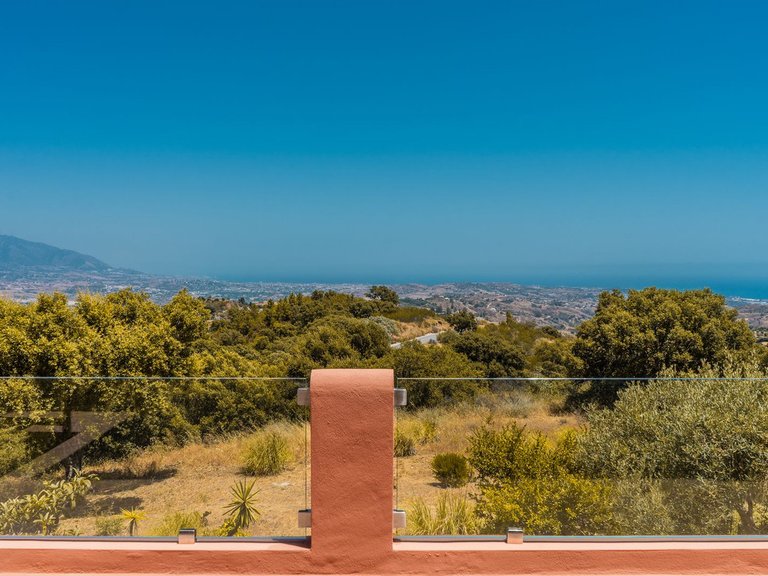 Apartment for Sale in La Mairena, Malaga 28