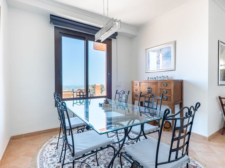 Apartment for Sale in La Mairena, Malaga 9