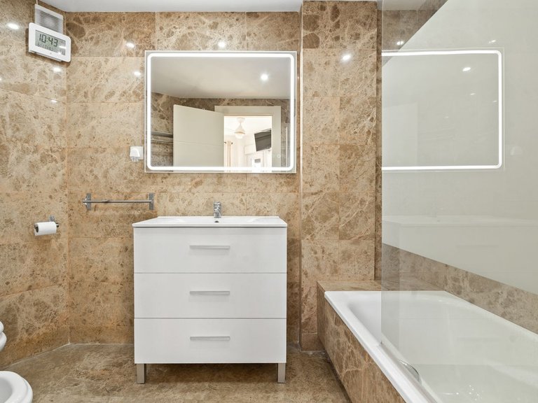Apartment for Sale in Costa del Sol, Estepona, Malaga 18