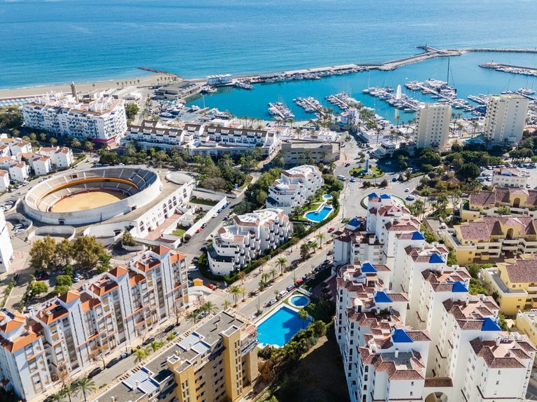 Apartment for Sale in Costa del Sol, Estepona, Malaga 25