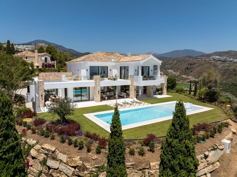 Villa for Sale in Benahavís, Malaga 2