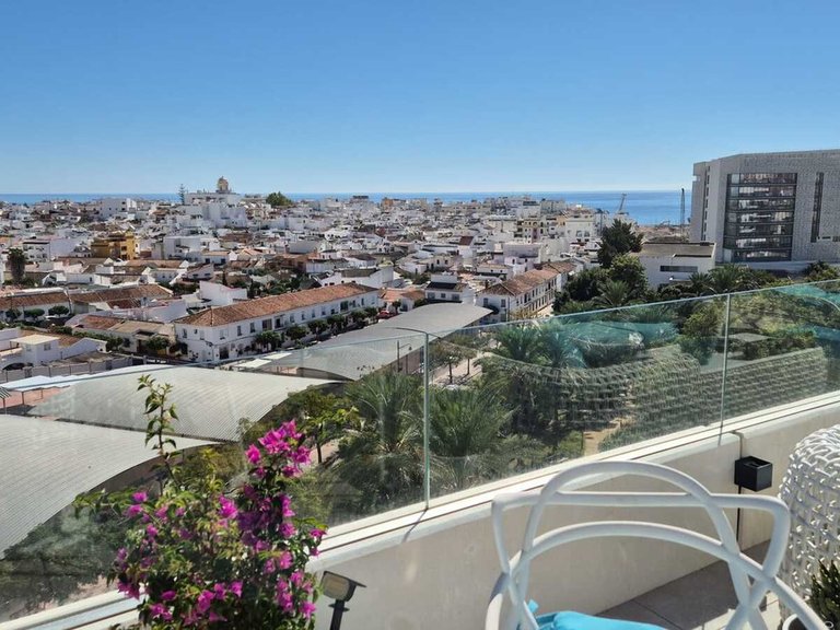 Penthouse for Sale in Costa del Sol Estepona, Malaga 11