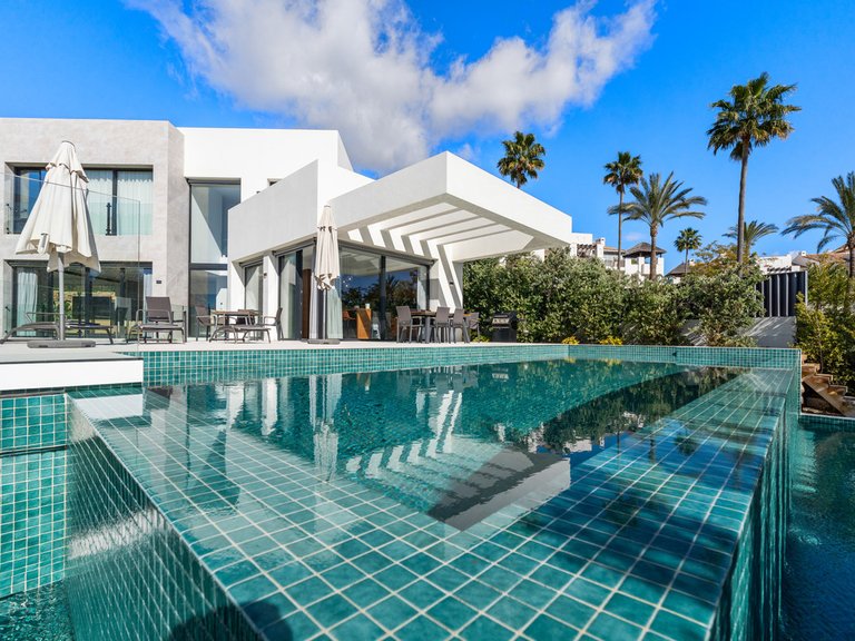 Villa for Sale in Benahavís, Malaga 1