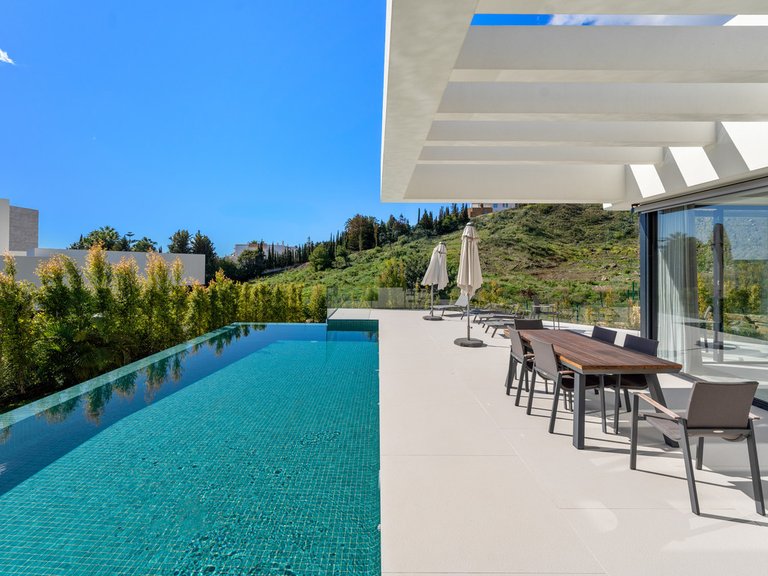 Villa for Sale in Benahavís, Malaga 11