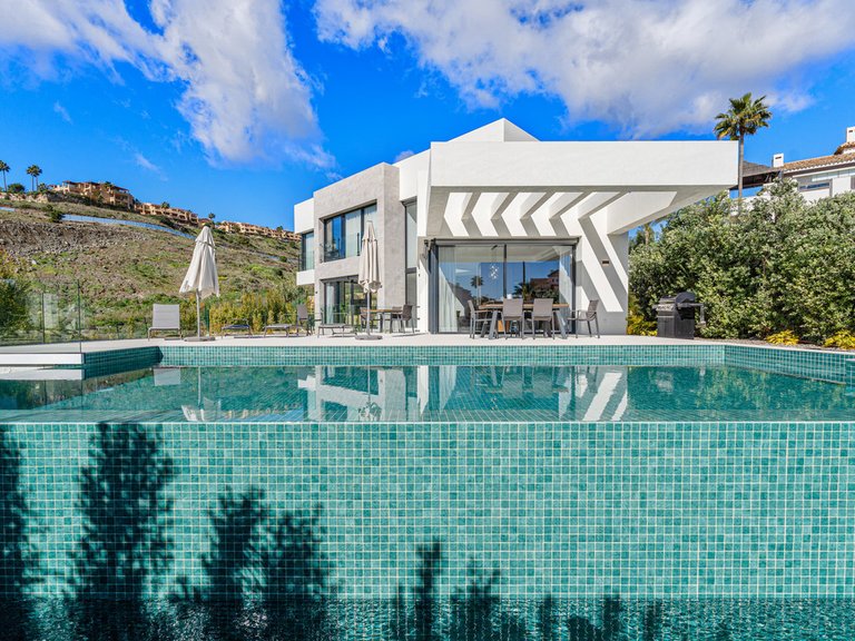 Villa for Sale in Benahavís, Malaga 16