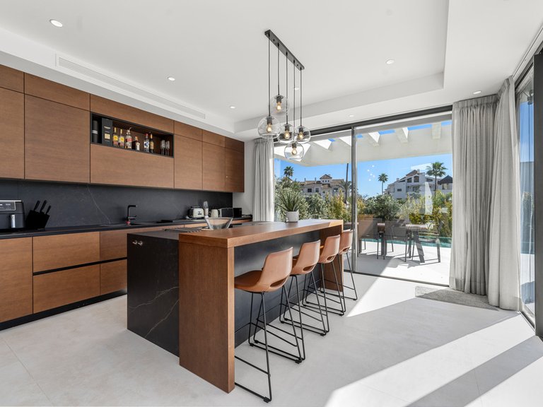 Villa for Sale in Benahavís, Malaga 4