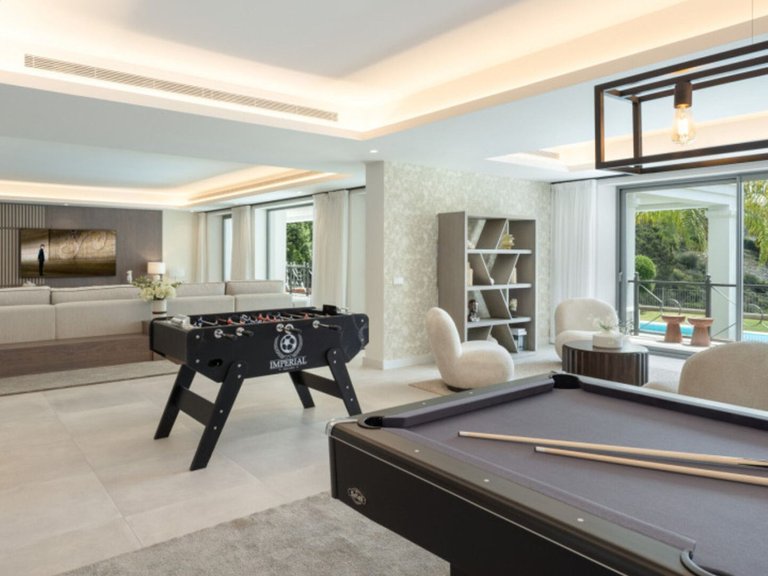 Villa for Sale in Marbella, Malaga 18