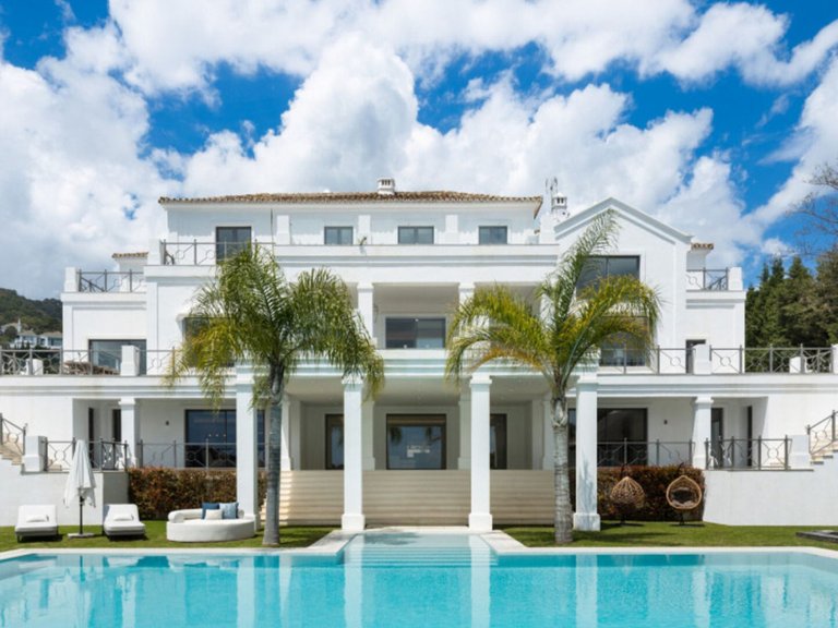 Villa for Sale in Marbella, Malaga 24