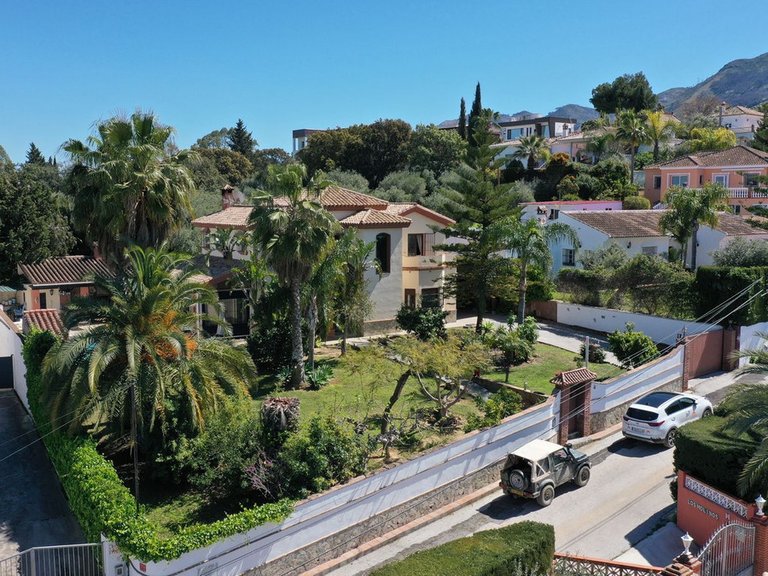 Villa for Sale in Alhaurin El Grande, Malaga 17