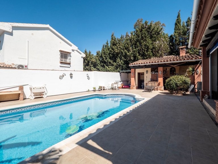 Villa for Sale in Alhaurin El Grande, Malaga 19