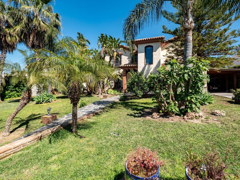 Villa for Sale in Alhaurin El Grande, Malaga 24