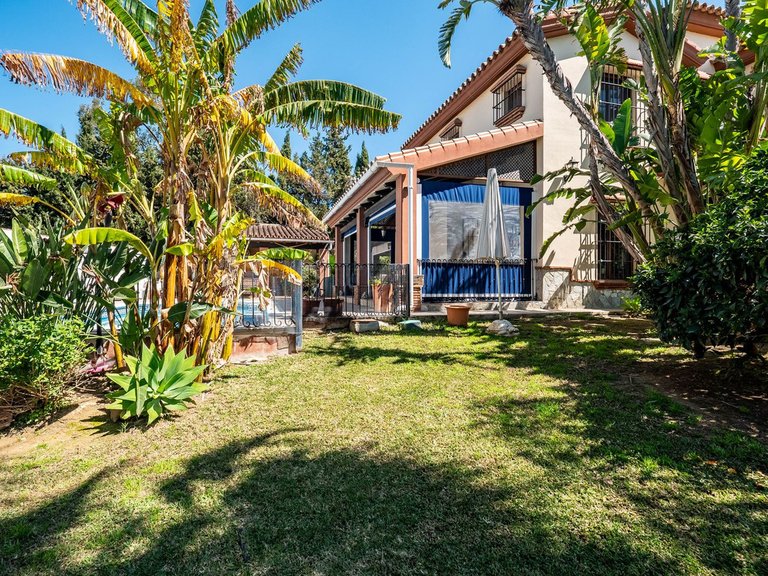 Villa for Sale in Alhaurin El Grande, Malaga 25