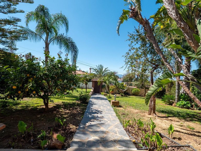 Villa for Sale in Alhaurin El Grande, Malaga 26
