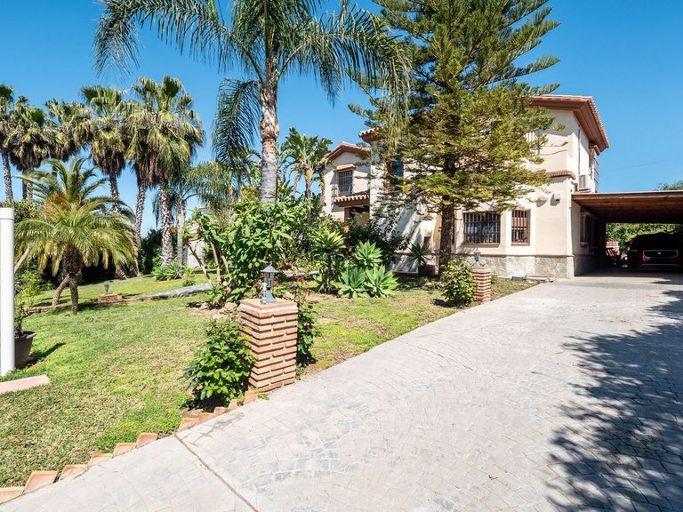 Villa for Sale in Alhaurin El Grande, Malaga 28