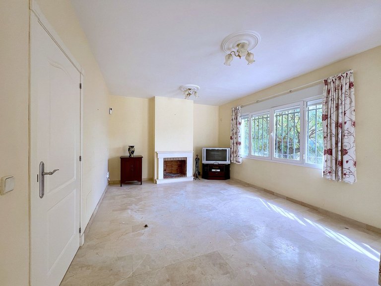 Villa for Sale in Riviera Del Sol, Malaga 20