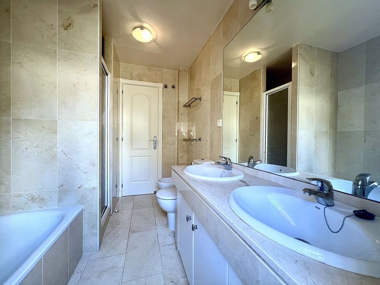 Villa for Sale in Riviera Del Sol, Malaga 6