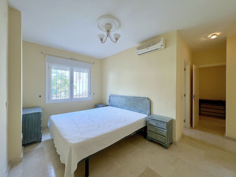 Villa for Sale in Riviera Del Sol, Malaga 9