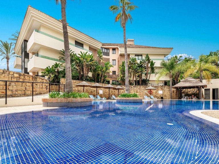 Apartment for Sale in Los Monteros, Malaga 1