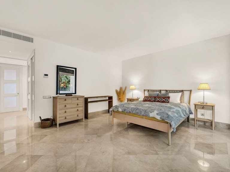 Apartment for Sale in Los Monteros, Malaga 19