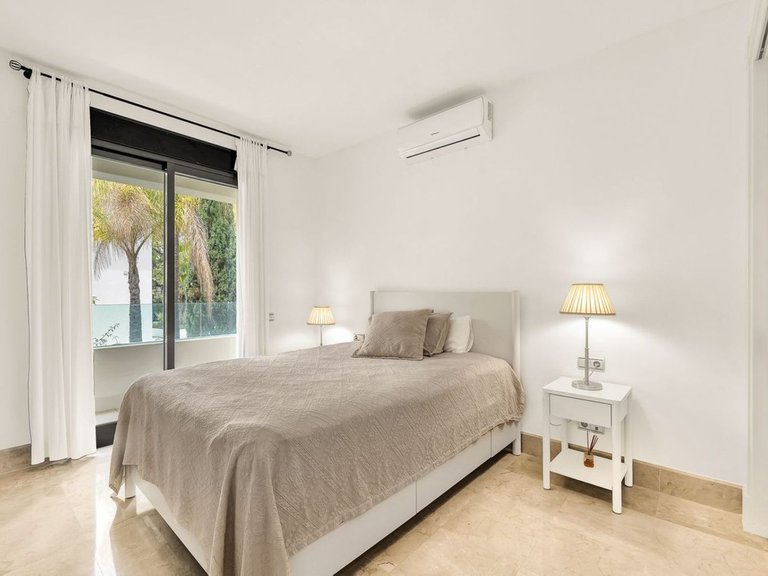 Apartment for Sale in Los Monteros, Malaga 24