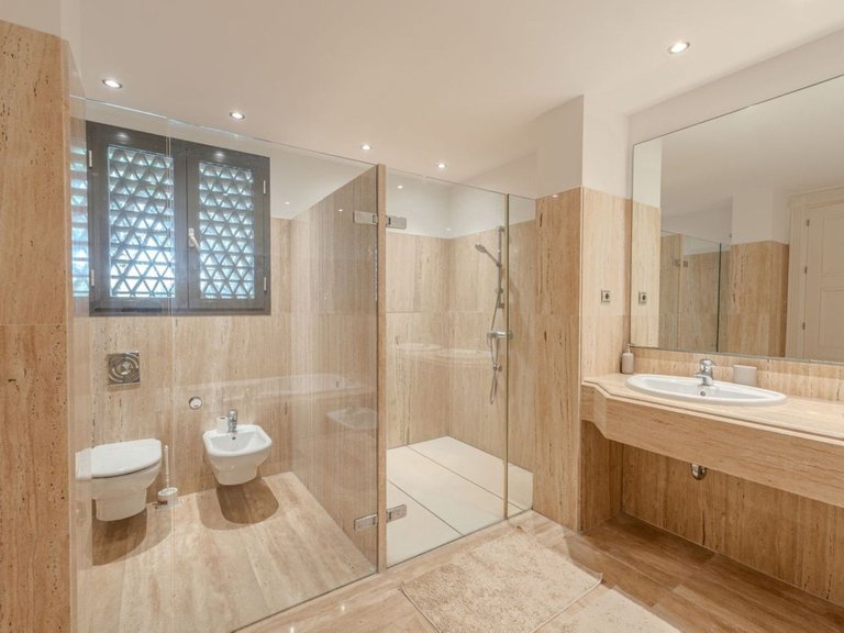 Apartment for Sale in Los Monteros, Malaga 25