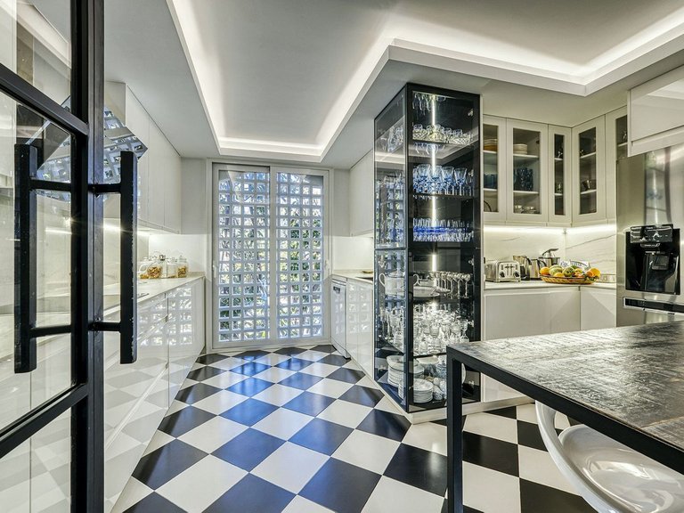 Apartment for Sale in Costa del Sol, Guadalmina Baja, Malaga 16
