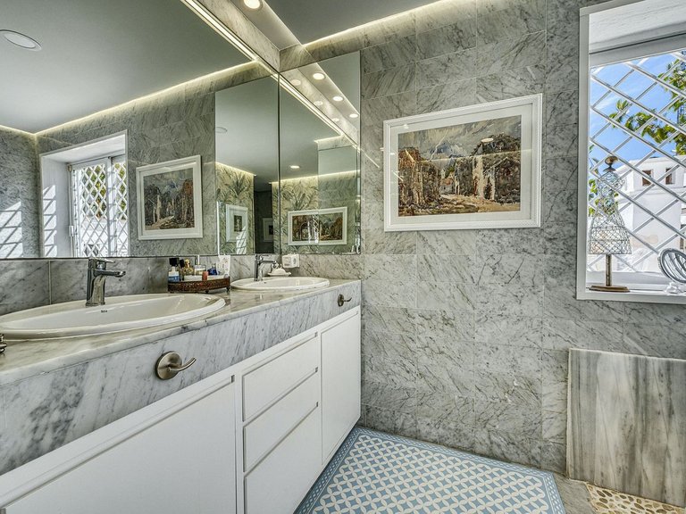 Apartment for Sale in Costa del Sol, Guadalmina Baja, Malaga 32