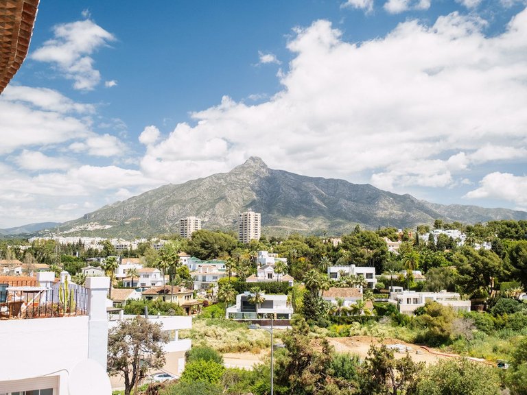 Penthouse for Sale in Nueva Andalucía, Malaga 1