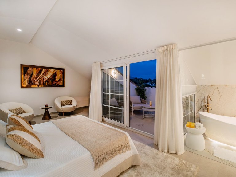Penthouse for Sale in Nueva Andalucía, Malaga 24