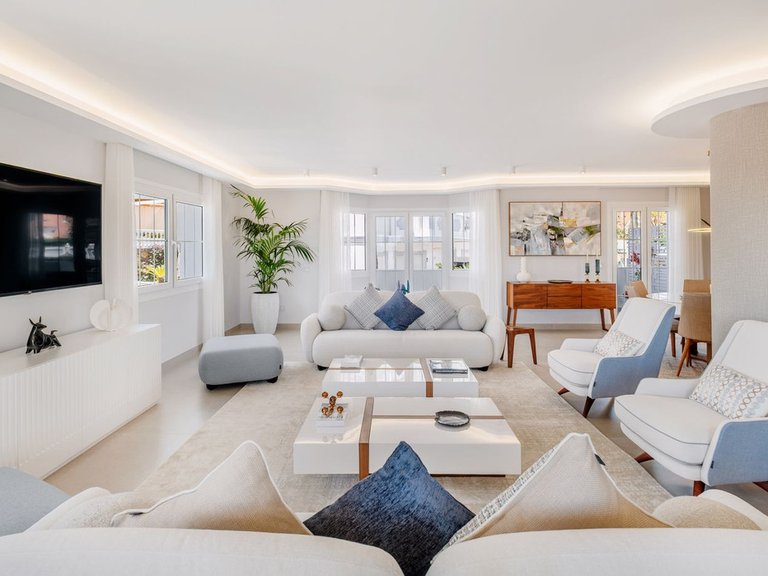 Penthouse for Sale in Nueva Andalucía, Malaga 6