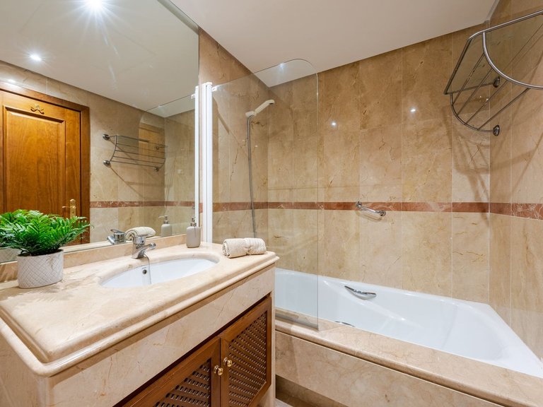 Apartment for Sale in Marbella, Malaga 12