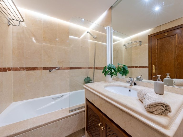 Apartment for Sale in Marbella, Malaga 9