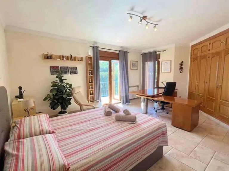 Villa for Sale in Los Flamingos, Malaga 10