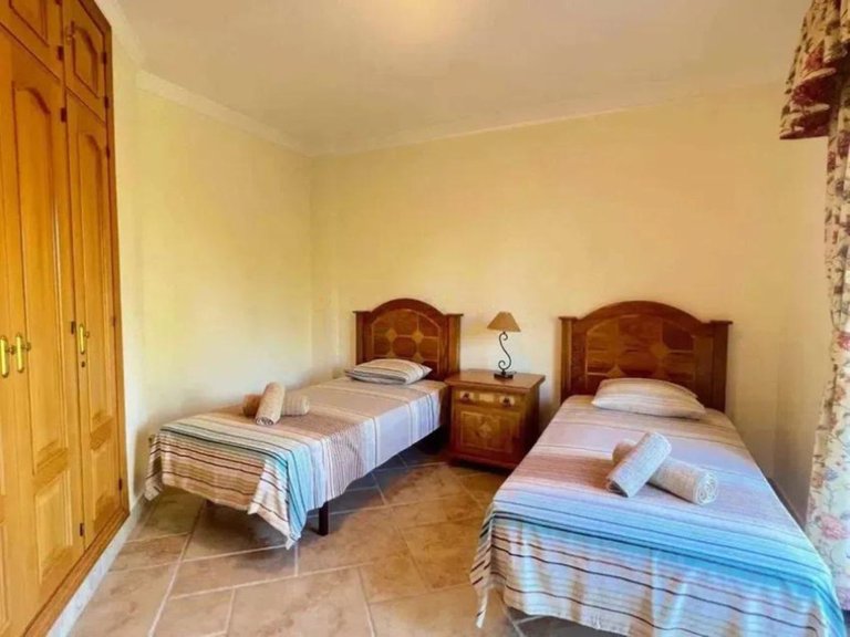 Villa for Sale in Los Flamingos, Malaga 11