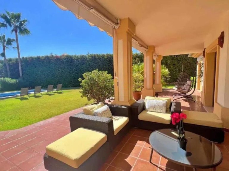 Villa for Sale in Los Flamingos, Malaga 14