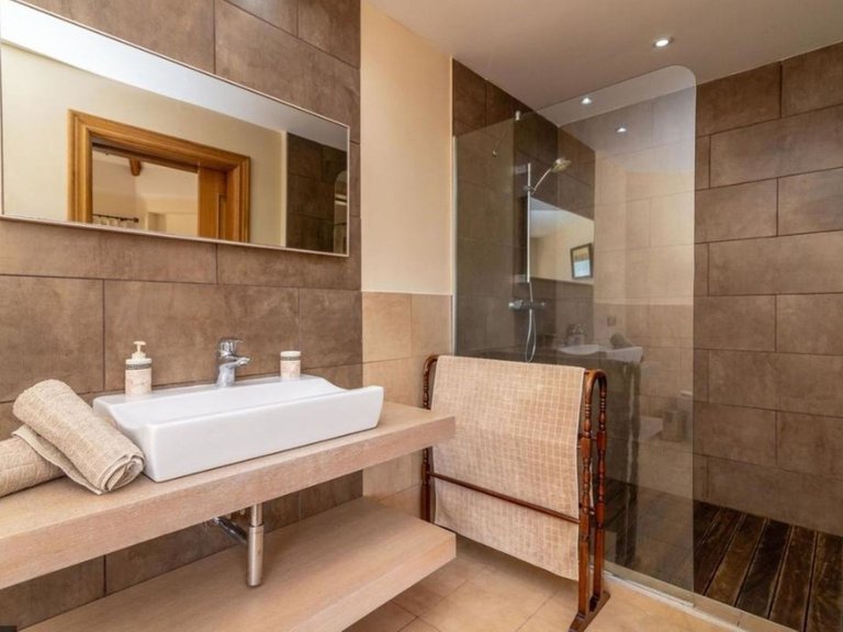 Villa for Sale in Los Flamingos, Malaga 19