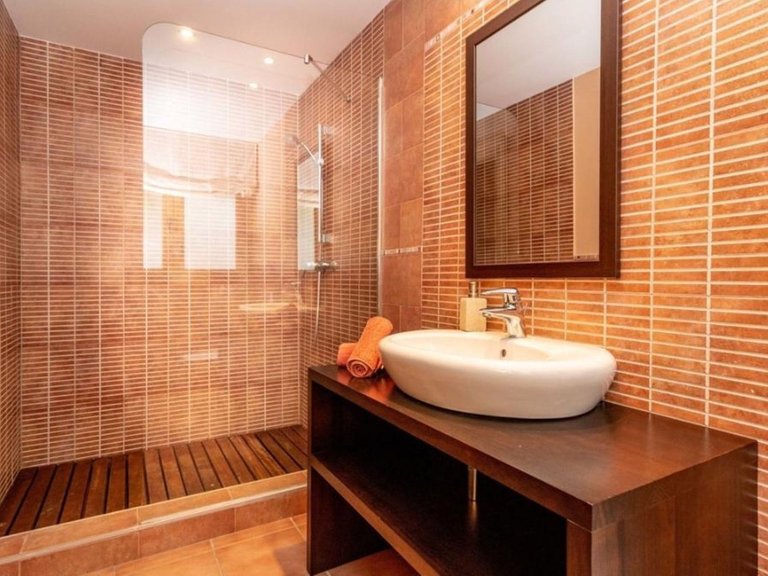 Villa for Sale in Los Flamingos, Malaga 20