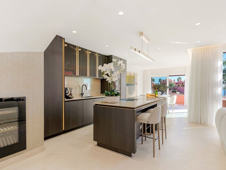 Penthouse for Sale in New Golden Mile, Malaga 10