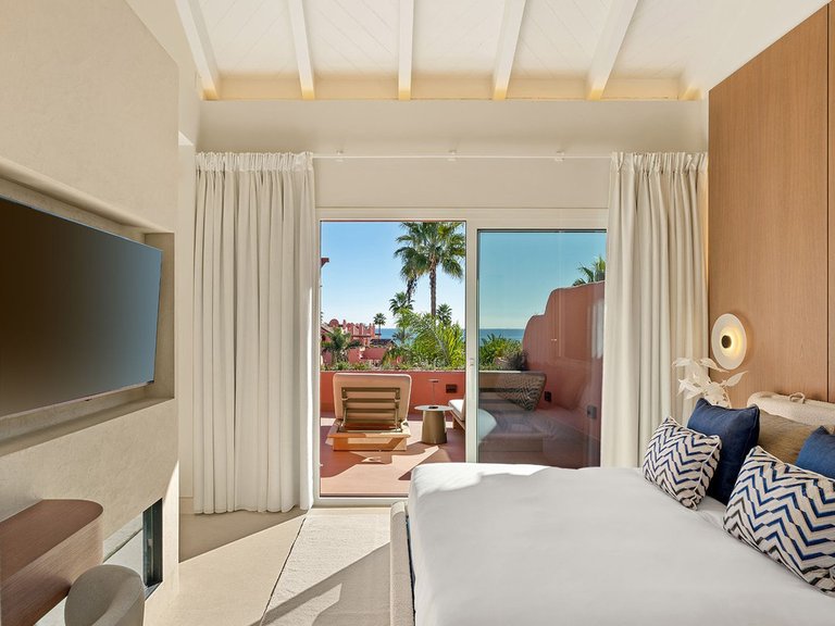 Penthouse for Sale in New Golden Mile, Malaga 13