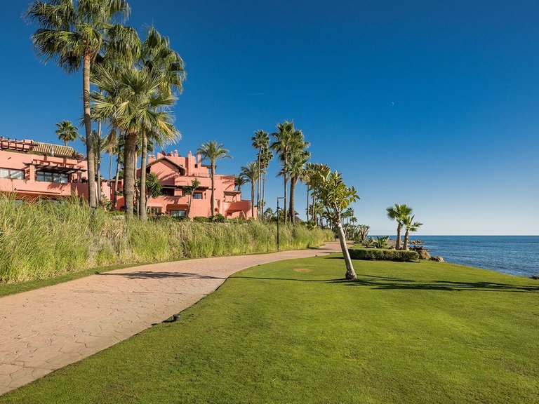 Penthouse for Sale in New Golden Mile, Malaga 48