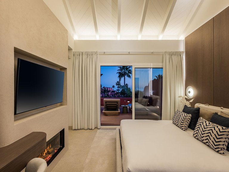 Penthouse for Sale in New Golden Mile, Malaga 58