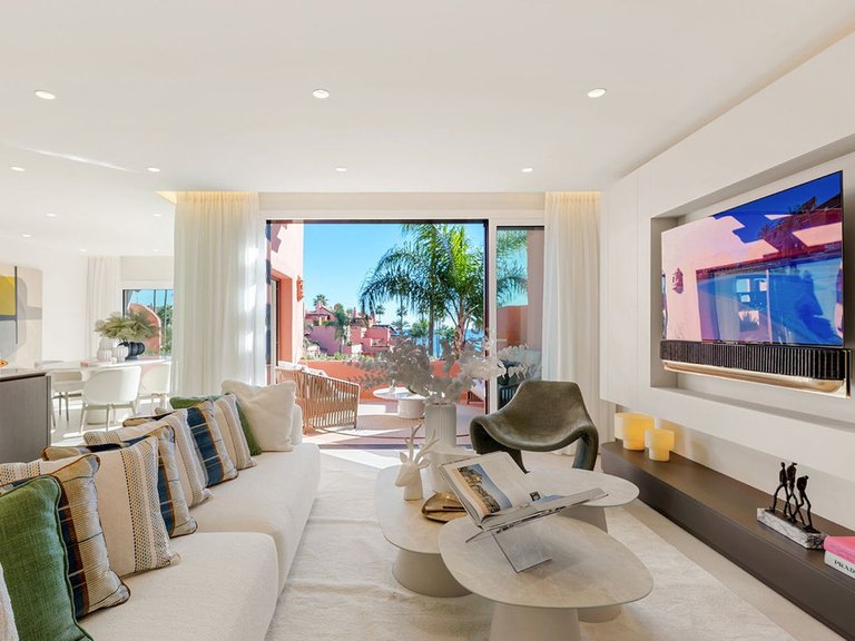 Penthouse for Sale in New Golden Mile, Malaga 6