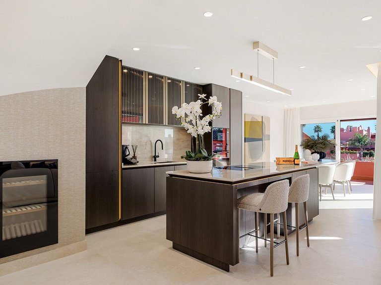 Penthouse for Sale in New Golden Mile, Malaga 8