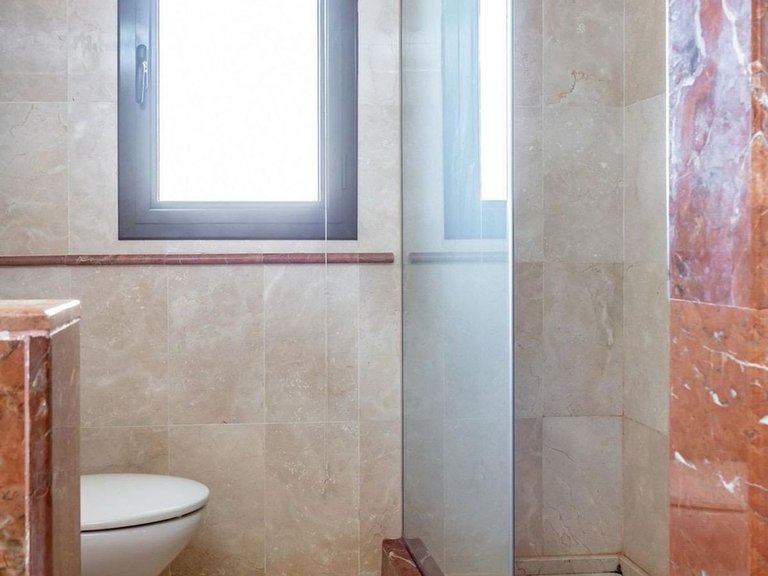 Apartment for Sale in Hacienda Del Sol, Malaga 16