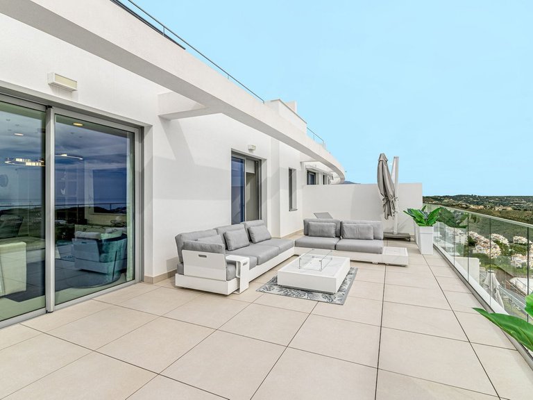 Penthouse for Sale in Calanova Golf, Malaga 17