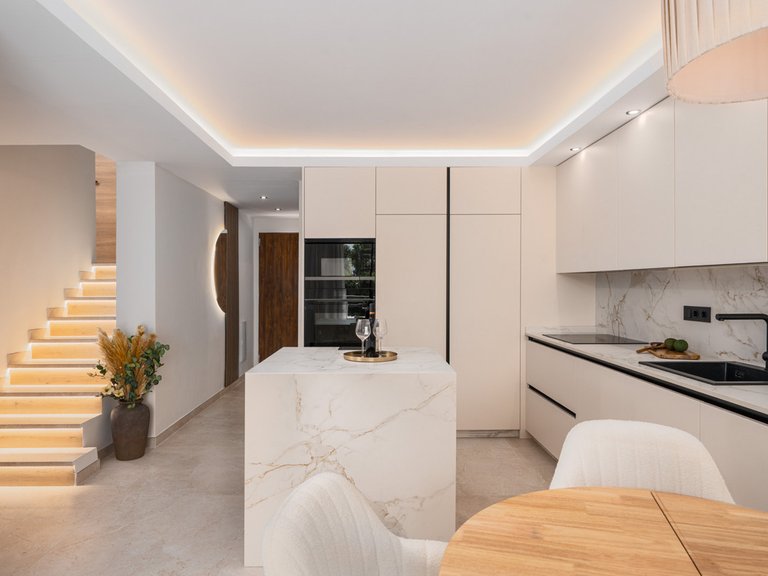 Apartment for Sale in Nueva Andalucía, Malaga 13